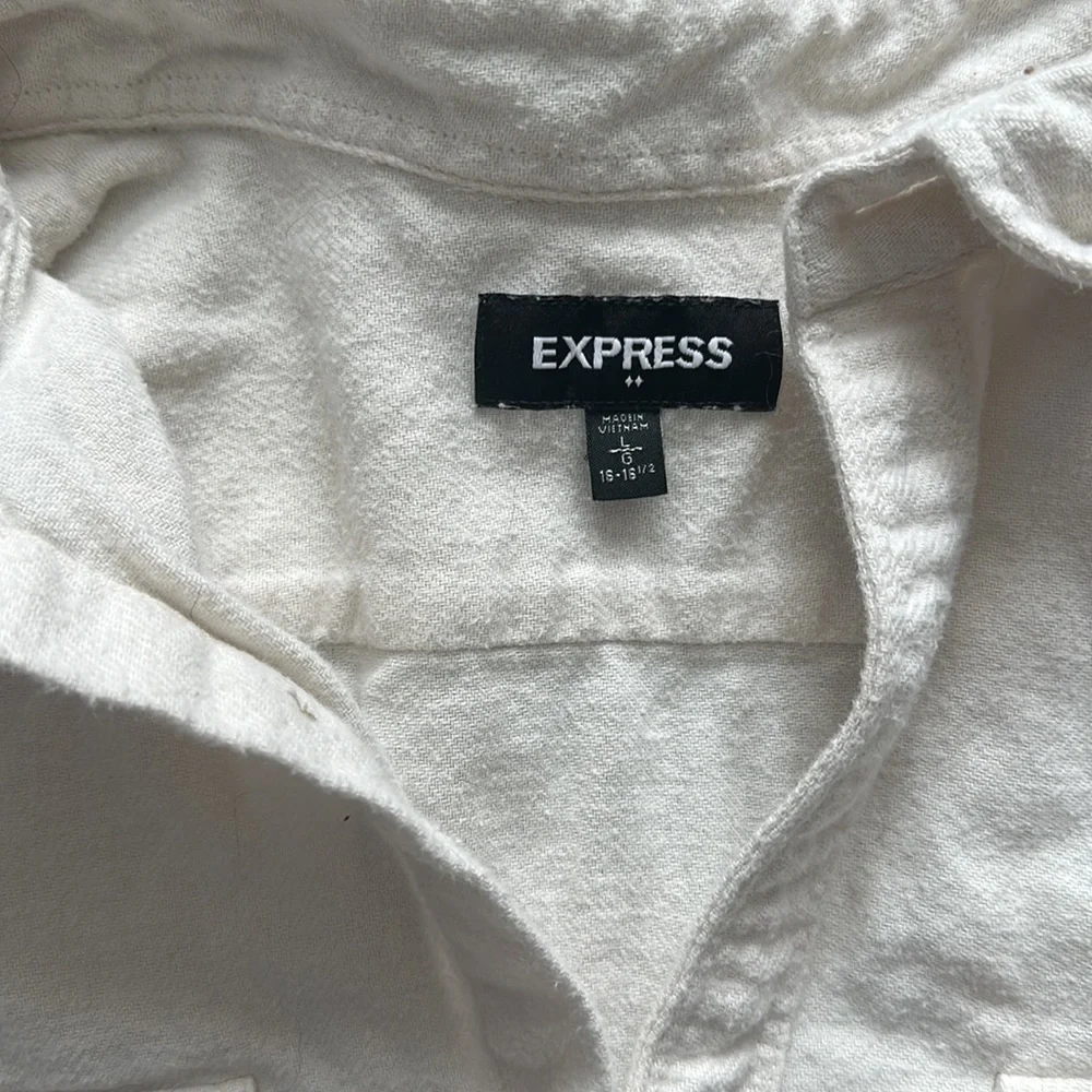 Express Shacket - Picture 2 of 4